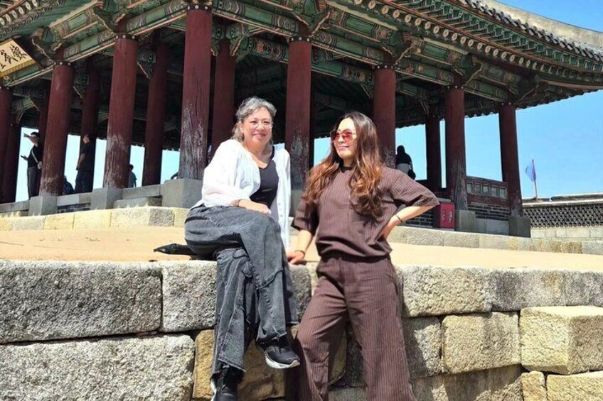 Seoul Old Meets New: Palace, Bukchon & Ikseondong 4