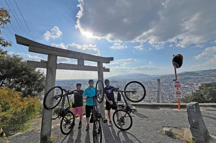 Private E-bike Adventure in Osaka's Hills 2