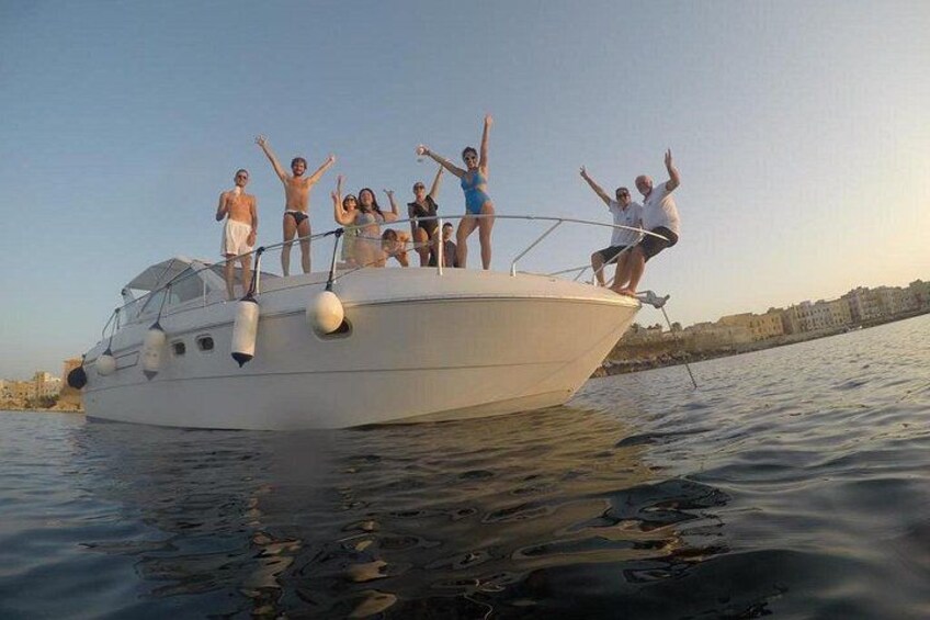 Favignana and Levanzo Boat Tour with Lunch on Board 5