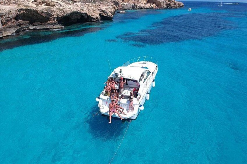 Favignana and Levanzo Boat Tour with Lunch on Board 1