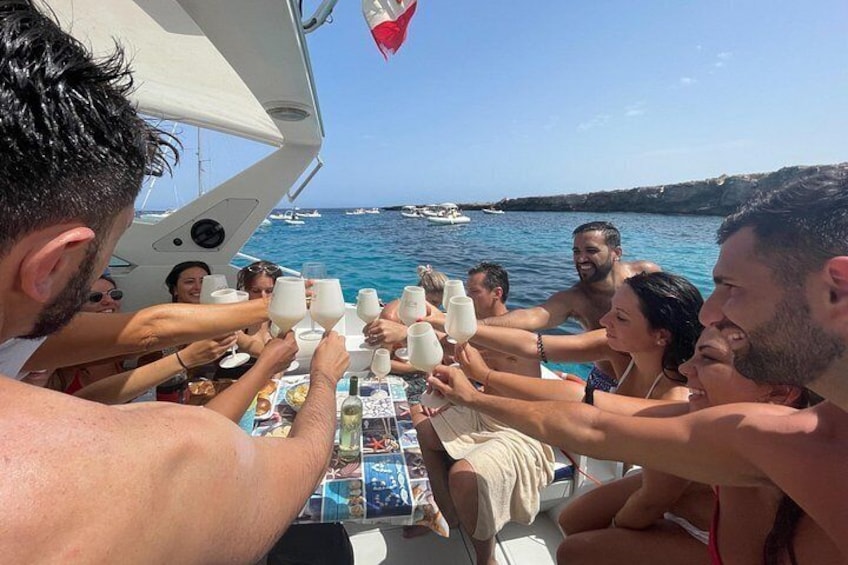 Favignana and Levanzo Boat Tour with Lunch on Board 2