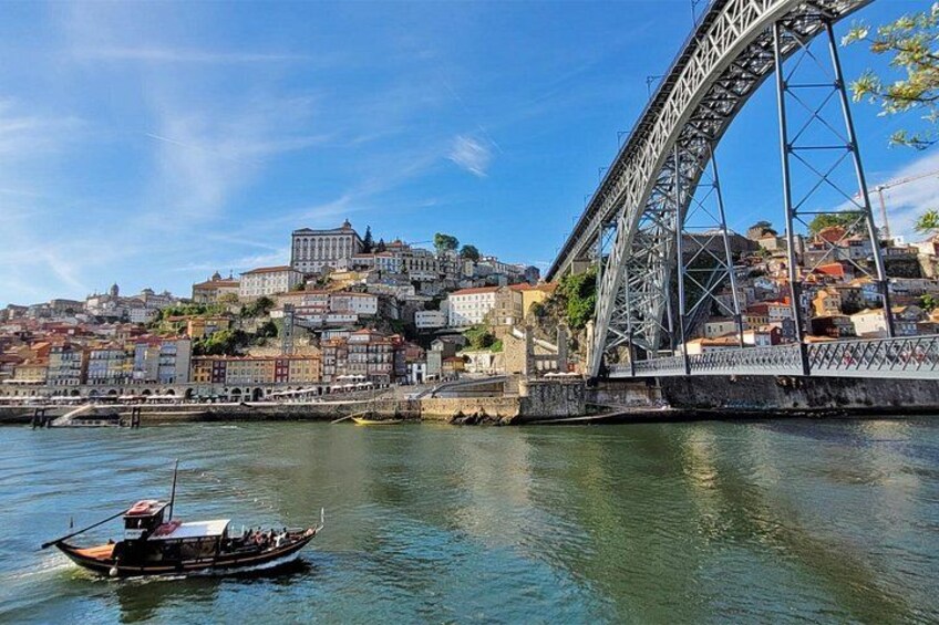 Share Transport from Lisbon to Porto with stops 1