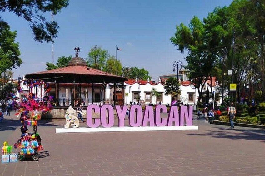 Basilica and Coyoacan Private Tour 1