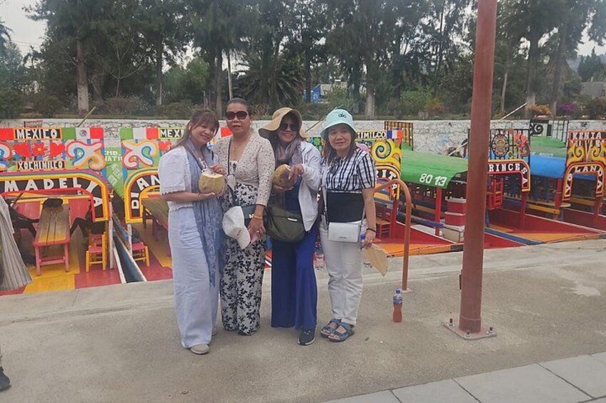 3-in-1 Tour: Frida Kahlo Museum, Coyoacan and Xochimilco Small Group 2