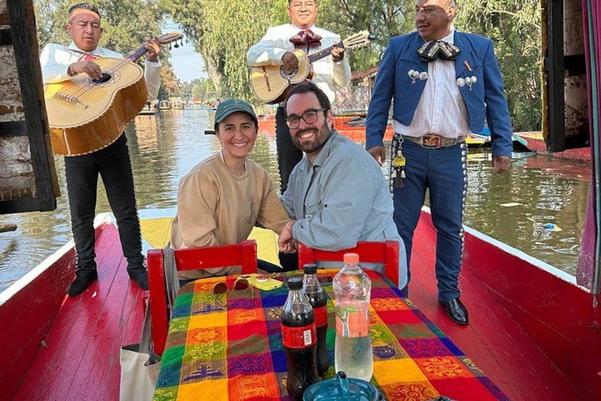 3-in-1 Tour: Frida Kahlo Museum, Coyoacan and Xochimilco Small Group 4