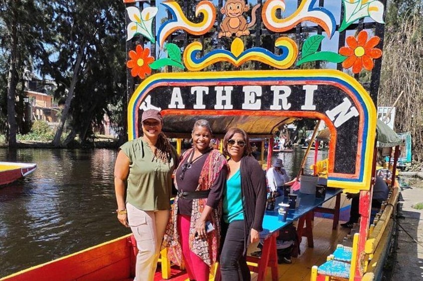 3-in-1 Tour: Frida Kahlo Museum, Coyoacan and Xochimilco Small Group 2