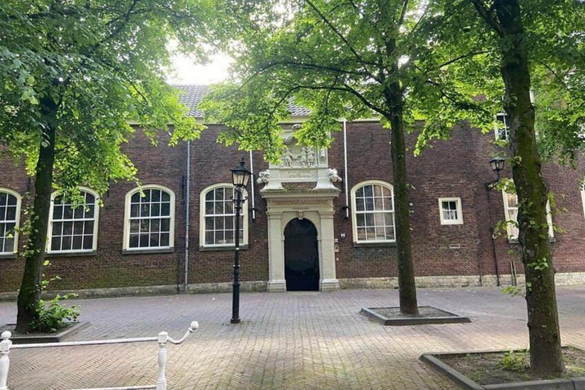 One of the doors towards Prinsenhof 5