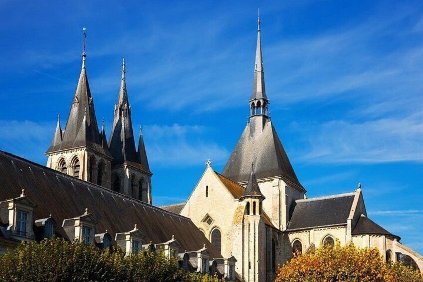 St. Louis Cathedral: The slender silhouette of the cathedral overlooking the lower town, rebuilt in late Gothic style. 2
