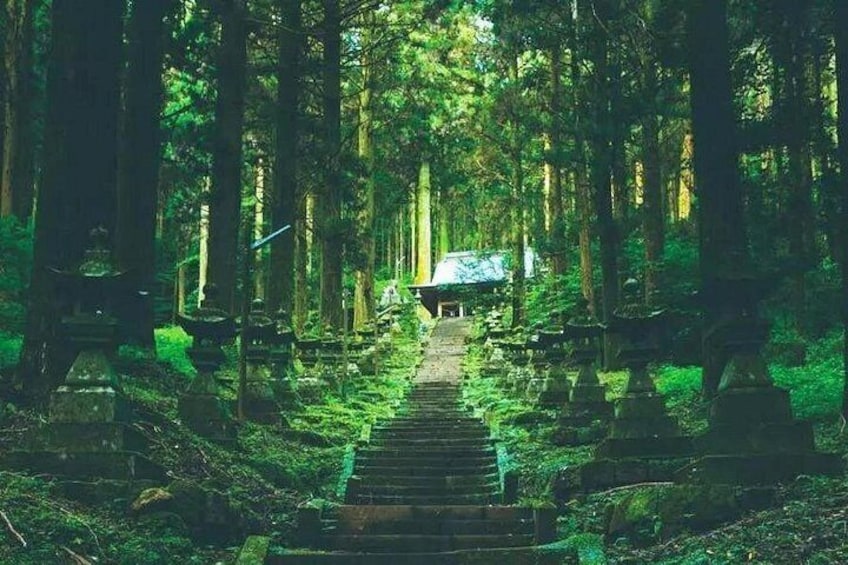 Kamishiki Kumanoza Shrine 4