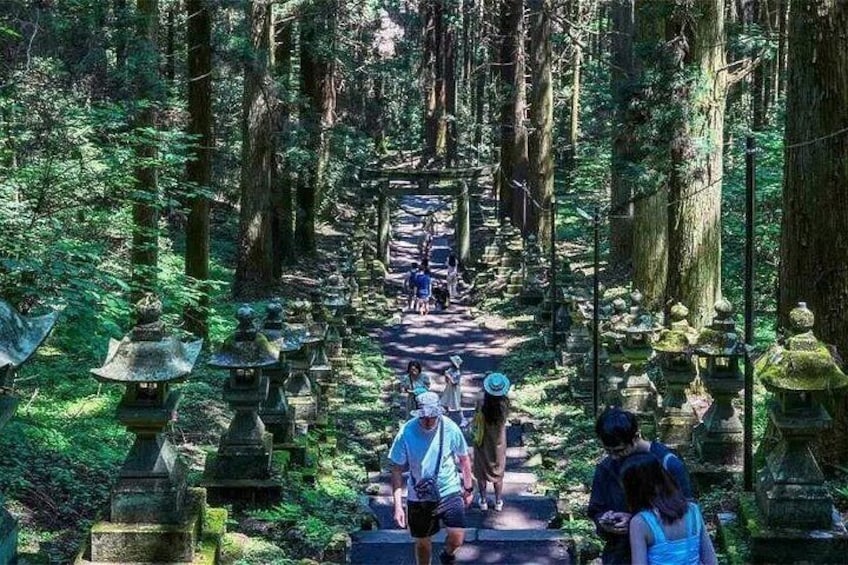 The path to the Kamishiro-mi Kumanoza Shrine 3