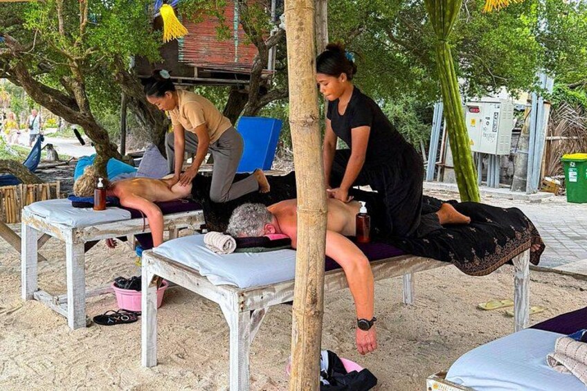 Massage on the beach 3