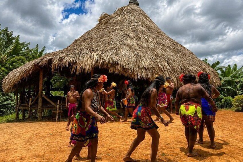 Emberá and Waterfall Tour on the Chagres River with Canoeing 4