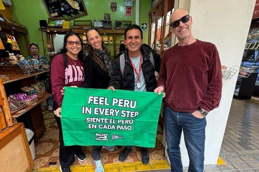 Tour Walking through Miraflores and Love Park 5