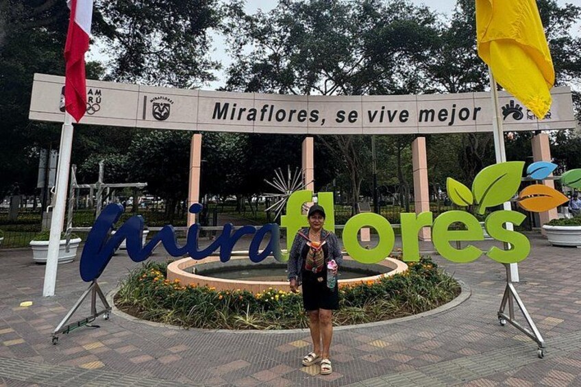Tour Walking through Miraflores and Love Park 1