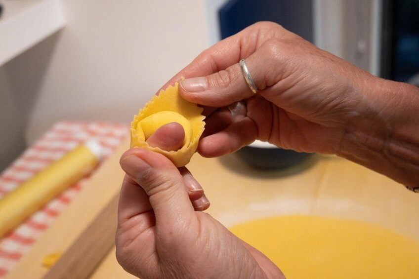 Bologna Market Tour & Cooking Class in Paola’s Garden Home 2