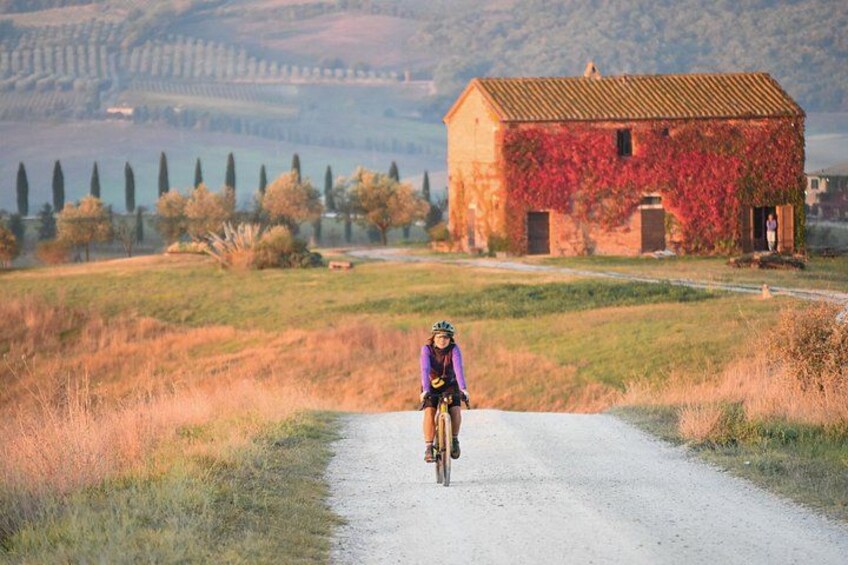 dirt road to the Church of Vitaleta 1