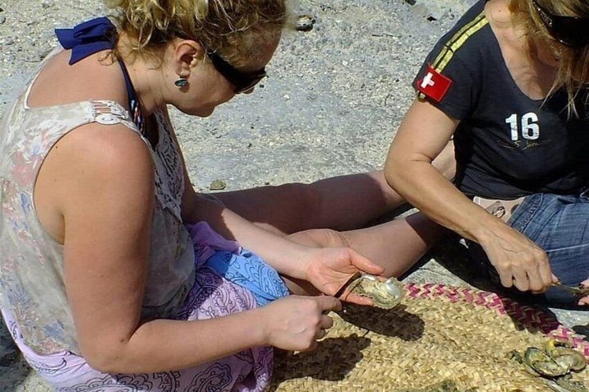 Bahrain UNESCO Pearling Path Tour with Oysters Opening Experience 4