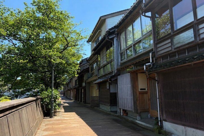 Quiet Highlights Walking Tour in Kanazawa 2