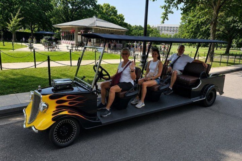 Washington DC: Small-Group Vintage Cart Monuments &Memorials Tour 2