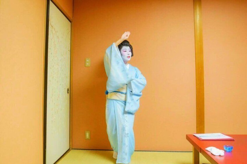 Tokyo: Private dinner with Geisha at a Member's only Ryotei 2
