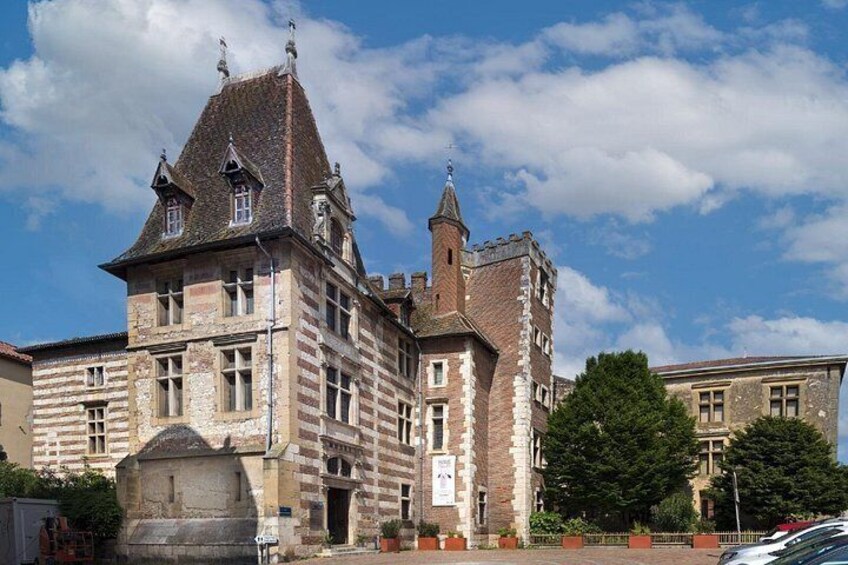Museum of Fine Arts: The elegance of Renaissance mansions (Hôtels de Vergès and Monluc). 2