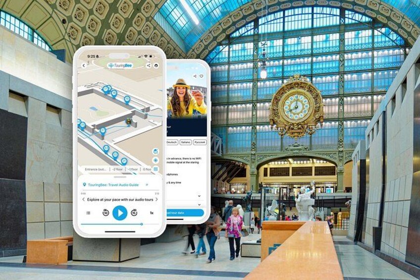 En smartphone der viser en rejseapp med en togstation i baggrunden. 2