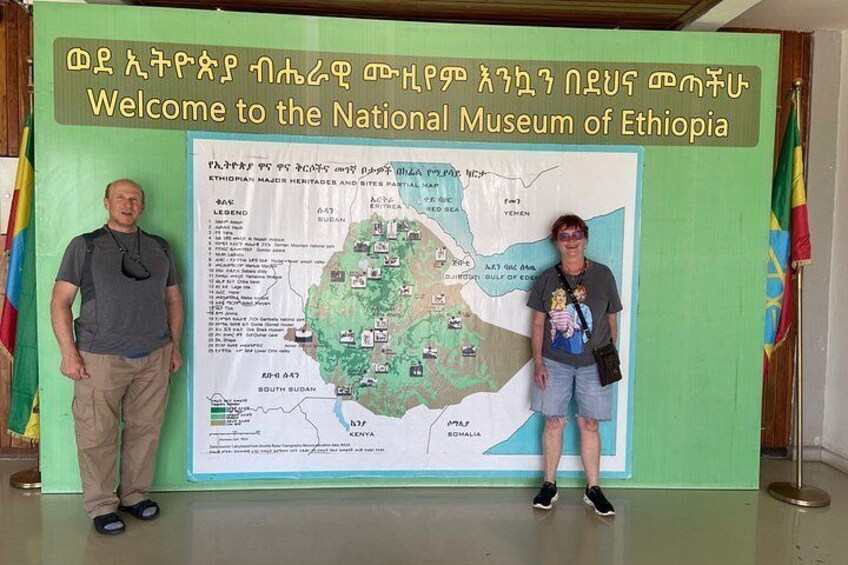 Een kaart van Ethiopië met een legenda en vlaggen. 5