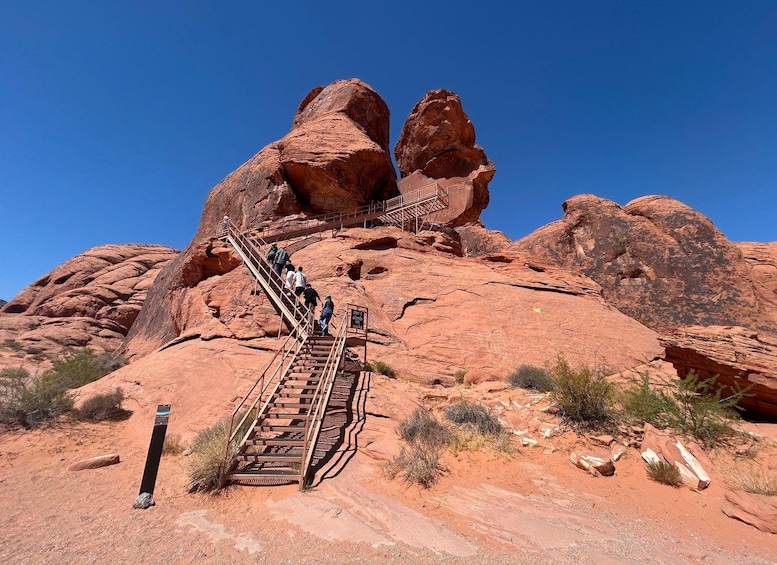 Picture 1 for Activity Las Vegas: Valley of Fire Small Group Tour 3
