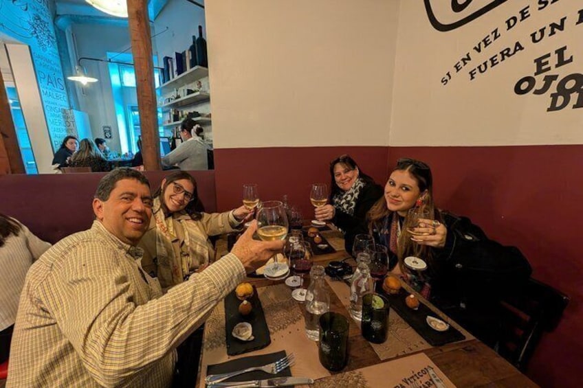Lastarria Food Tour: Wine, Bites & Social Culinary Experience 1