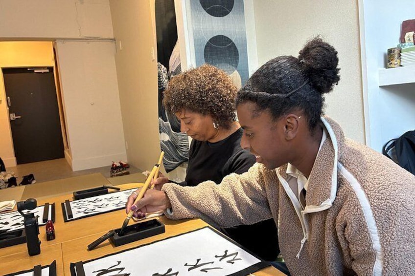 Tokyo: Private Calligraphy Class at Japanese Room in Shibuya 1