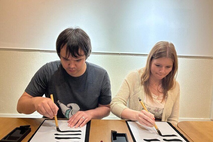 Tokyo: Private Calligraphy Class at Japanese Room in Shibuya 2