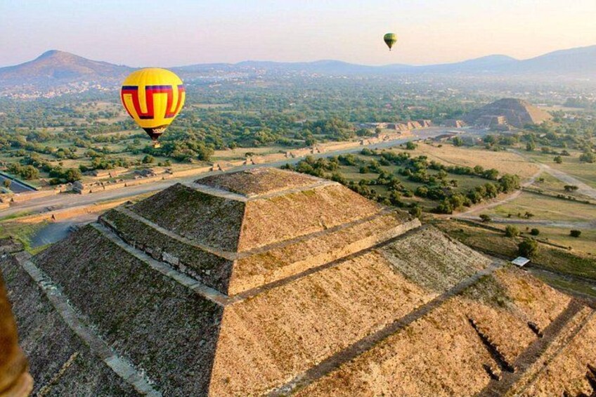 From Mexico City Balloon Ride Over Pyramids with a Private Guide 1