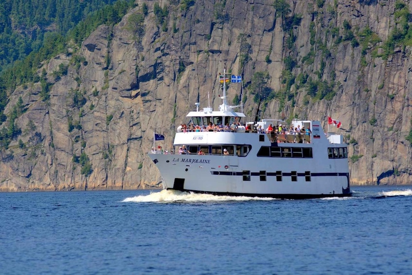 Picture 2 for Activity La Baie: 3-Hour Saguenay Fjord Classic Cruise with Guide 3