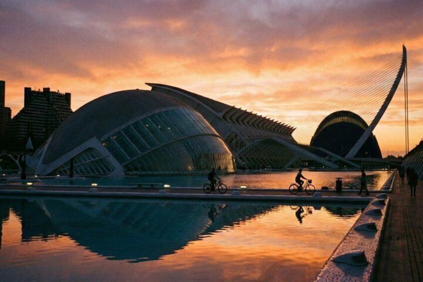 Discover Valencia in a Self Guided Tour 2