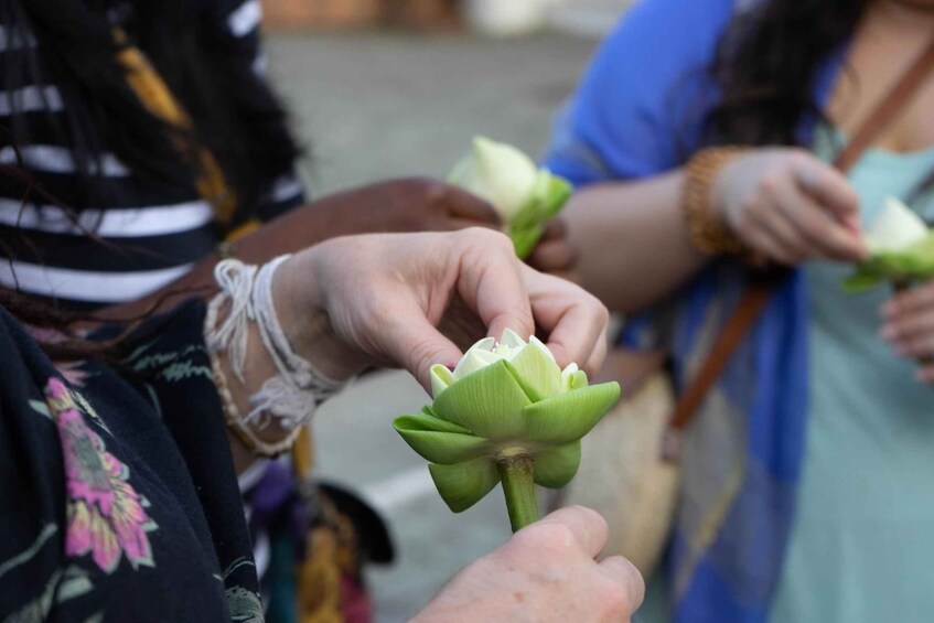 Phuket : Authentic Thai-Buddhist Ceremony at the temple 2