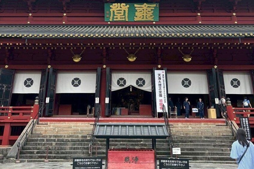 Stand before the grand halls of Nikko’s historic temples, where Shogun authority and spiritual devotion meet. 1