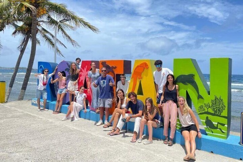 Coxen Hole Roatan Private Shuttle Tour 1