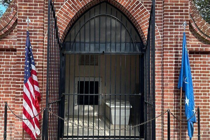 President Washington's tomb 4