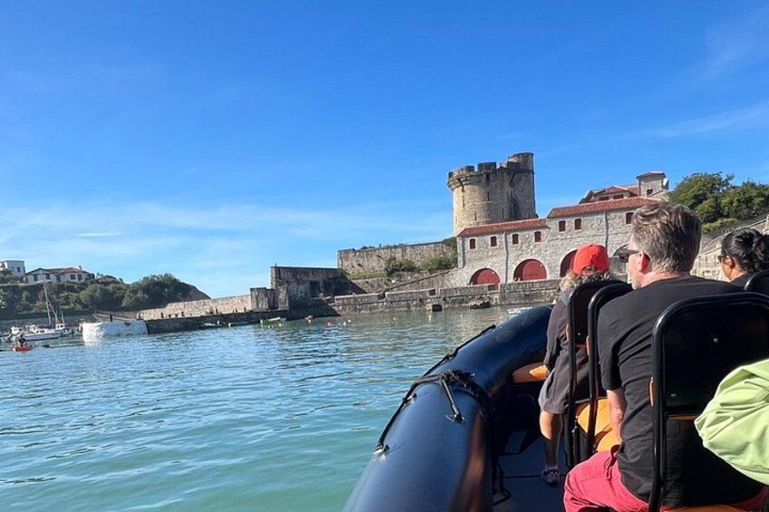 Pasaia expedition discovering the Spanish fjord by boat 4