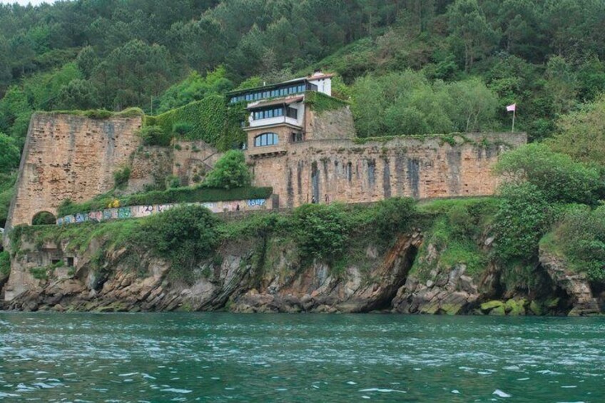 Pasaia expedition discovering the Spanish fjord by boat 4