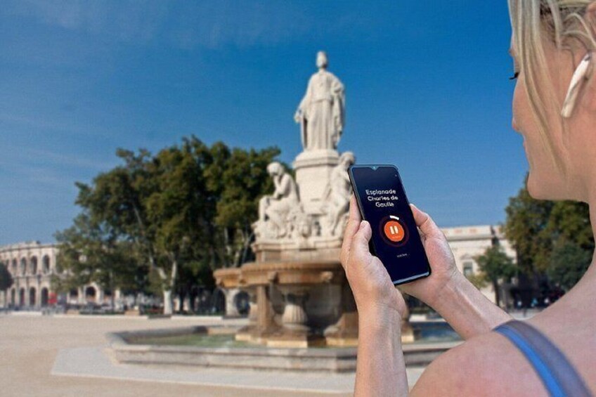 Visit of Nîmes in freedom: On the Esplanade Charles-de-Gaulle, facing the majestic Pradier Fountain, symbol of the city. 4