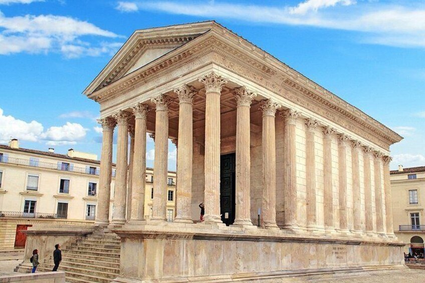 Maison Carrée: The best preserved Roman temple in the world, a true masterpiece of architectural harmony. 3