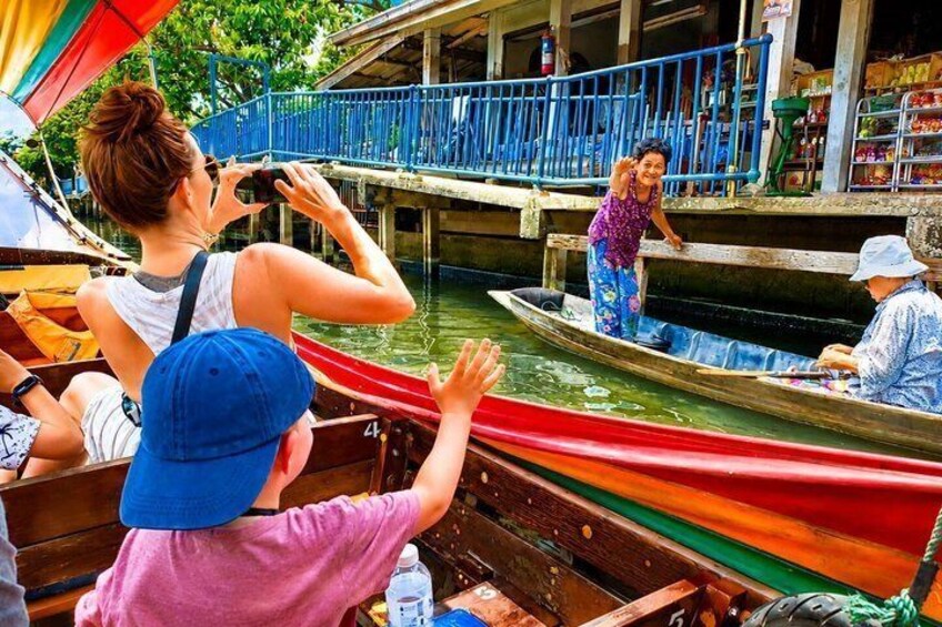 3-hour JOY Thonburi Canal + Poomjai Garden + Talat Phlu 1