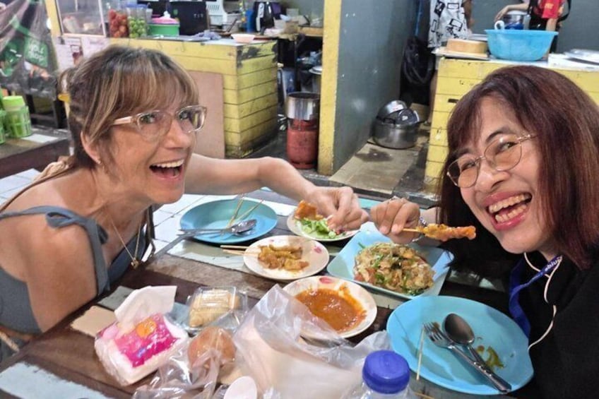 3-hour JOY Thonburi Canal + Poomjai Garden + Talat Phlu 5