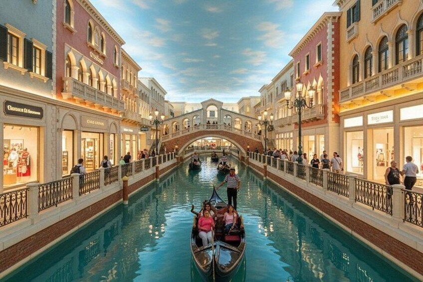 Discover Vegas Hidden Spots: Your Self-Guided Tour 3