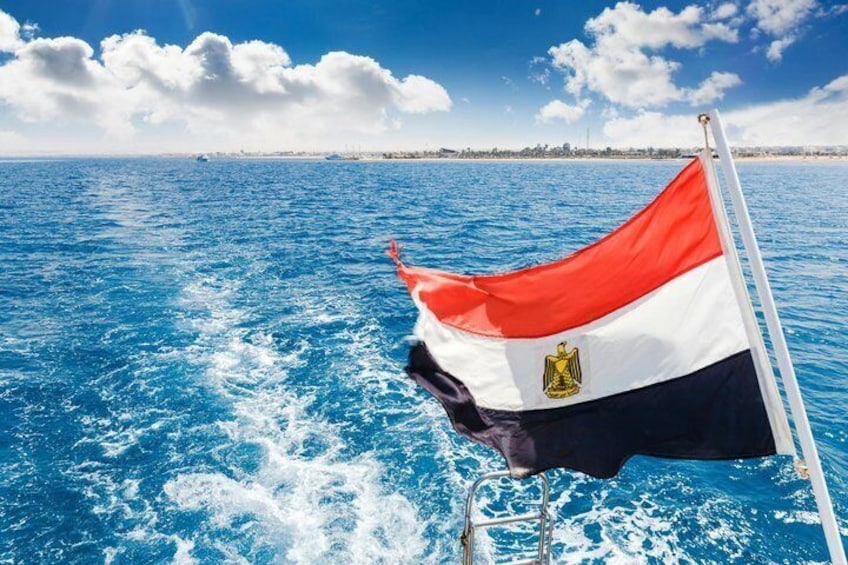 Hurghada: VIP Seafood Yacht to 3 Islands, Dolphins & Snorkeling 2