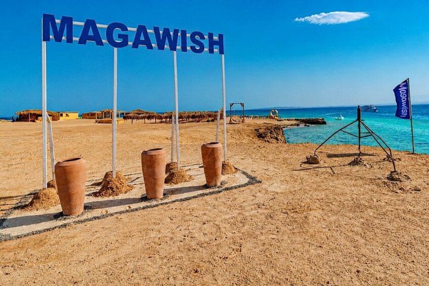 Hurghada: VIP Seafood Yacht to 3 Islands, Dolphins & Snorkeling 2