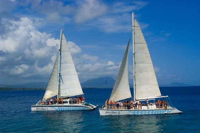 Happy Hour Party Boat with Snorkeling 1