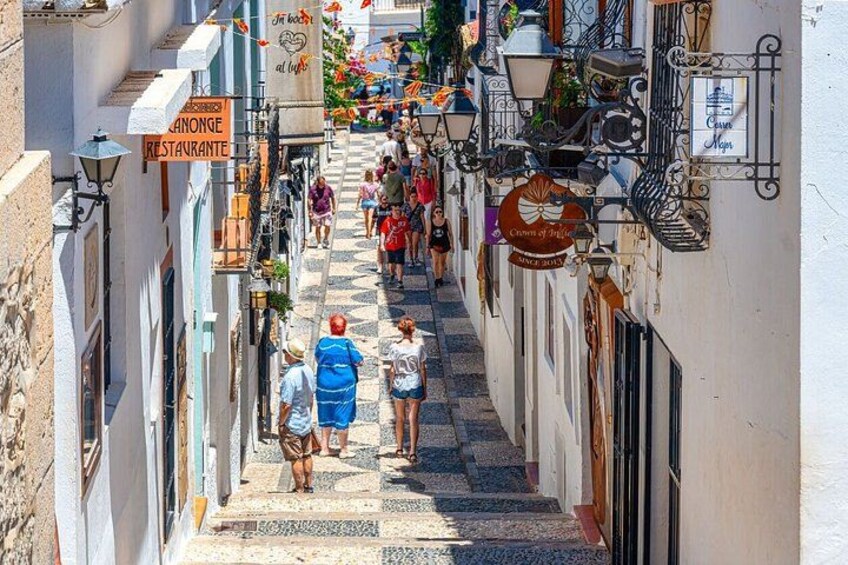 Day trip to Guadalest, Altea and the beach from Valencia 2