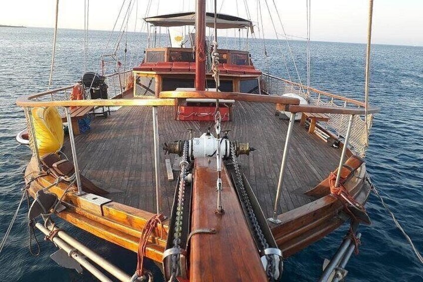 Private day sailing yacht cruise 2